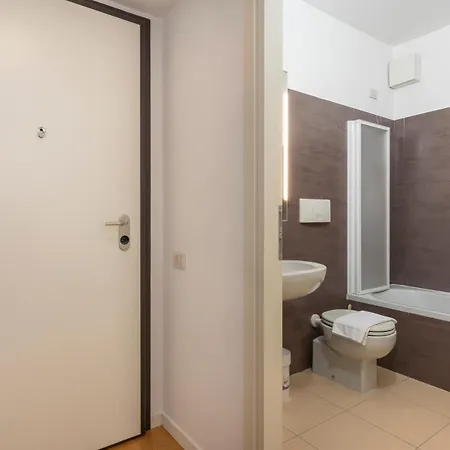 Appartement Xenia - Elegant 10 Min From Linate Milaan